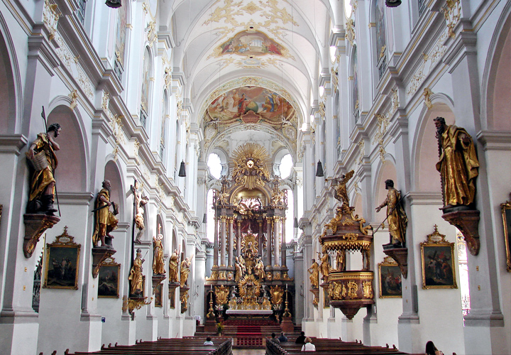 Церковь Святого Петра. Мюнхен и замок Нойшванштайн